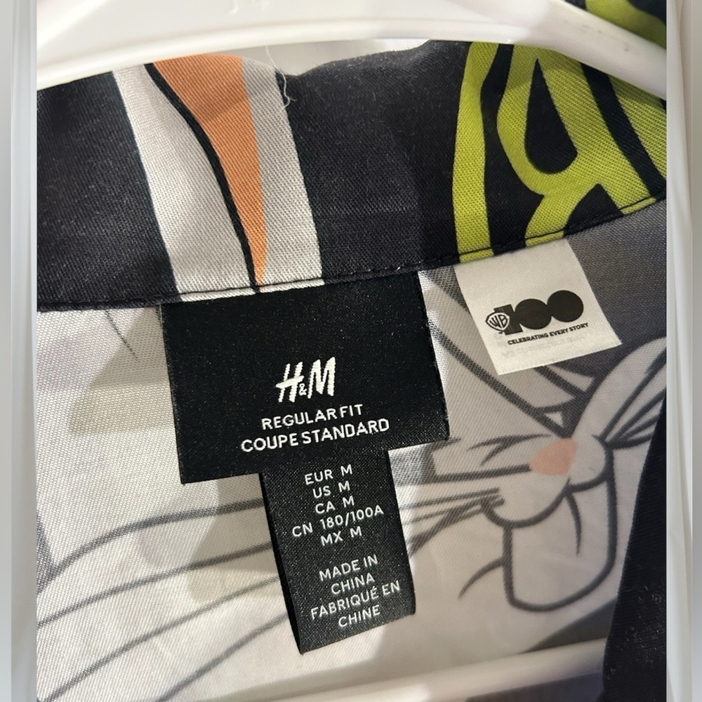 H&M Black Looney Tunes Graphic Men's Shirt - Picture 4 of 4